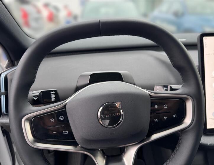 Volvo EX30 8