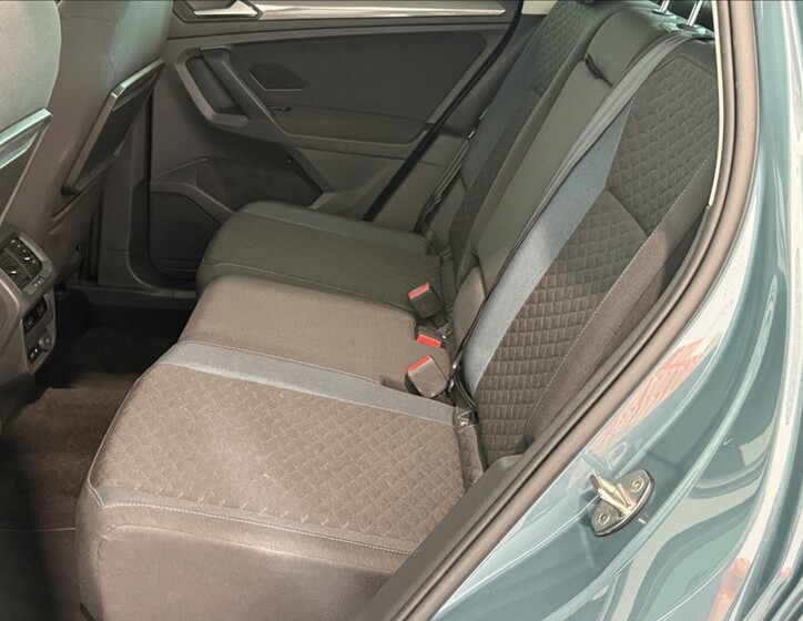 Volkswagen Tiguan 8