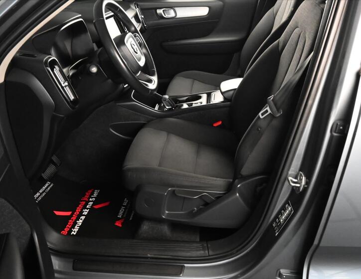 Volvo XC40 9