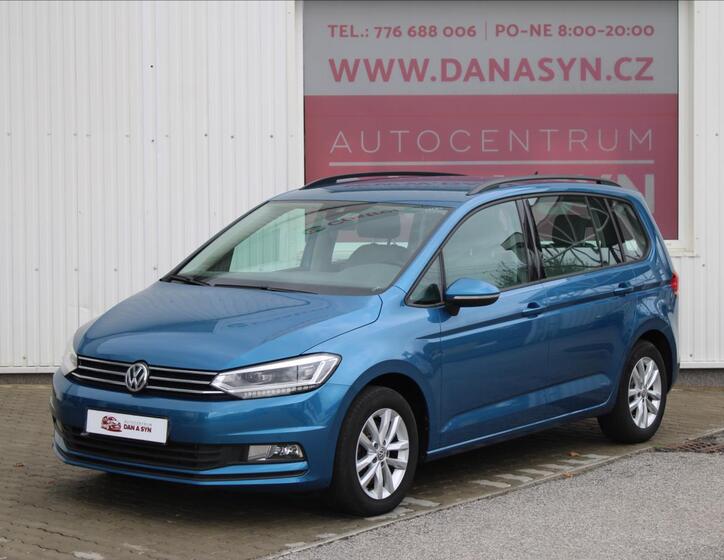 Volkswagen Touran 1