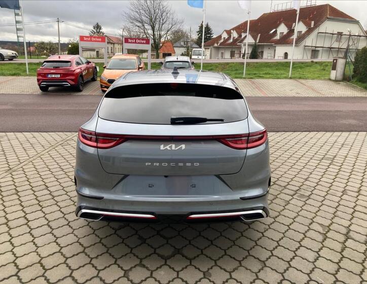 KIA ProCeed 4