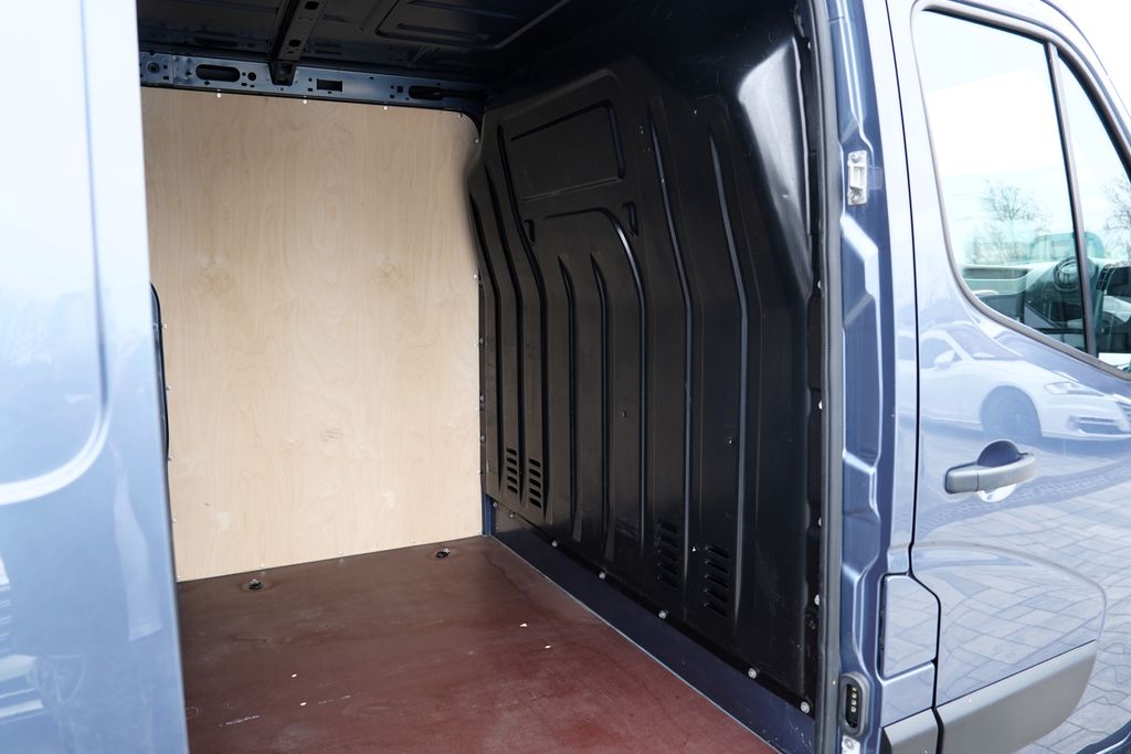 Nissan NV400