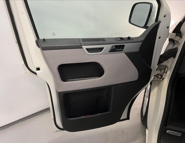 Volkswagen Multivan 23