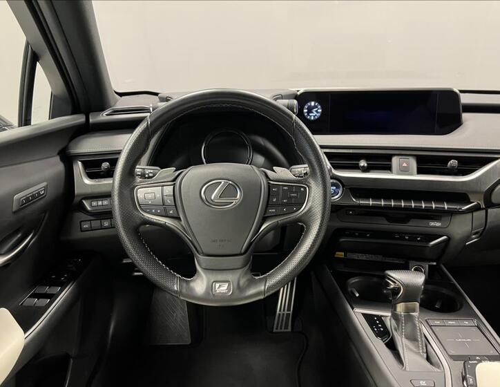 Lexus UX 250h 5