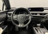 Lexus UX 250h 5