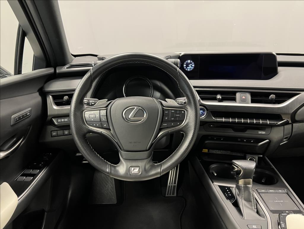 Lexus UX 250h