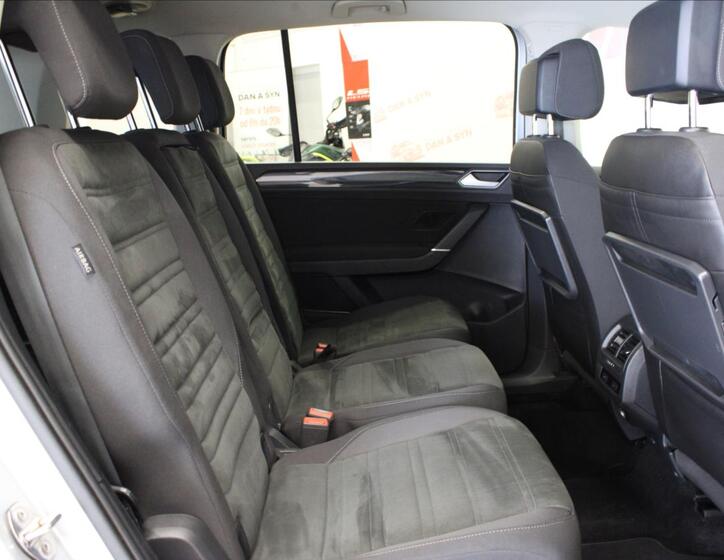 Volkswagen Touran 13