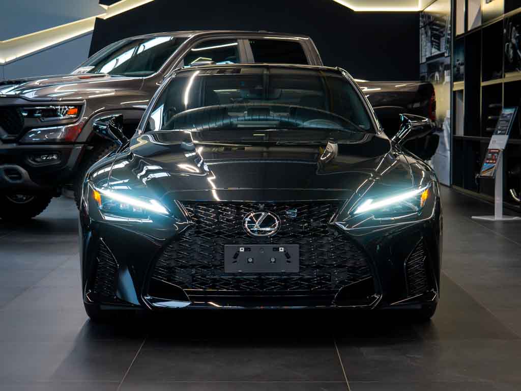 Lexus IS