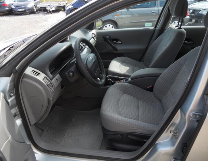 Renault Laguna 12