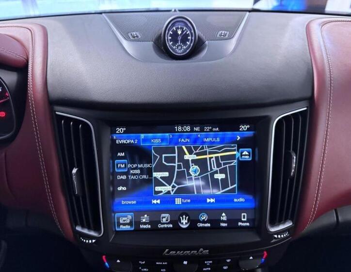 Maserati Levante 11