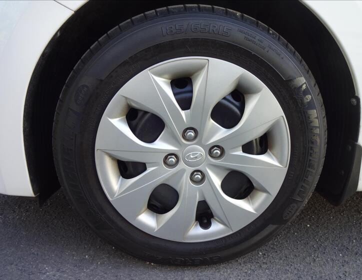 Hyundai i20 40