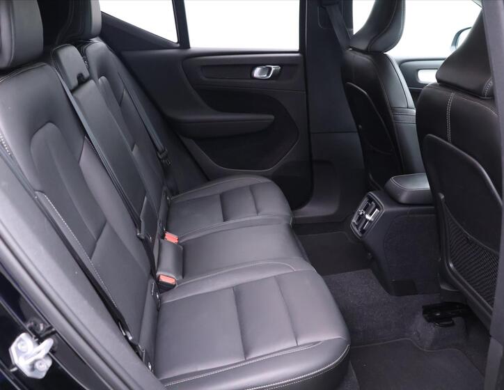 Volvo XC40 12