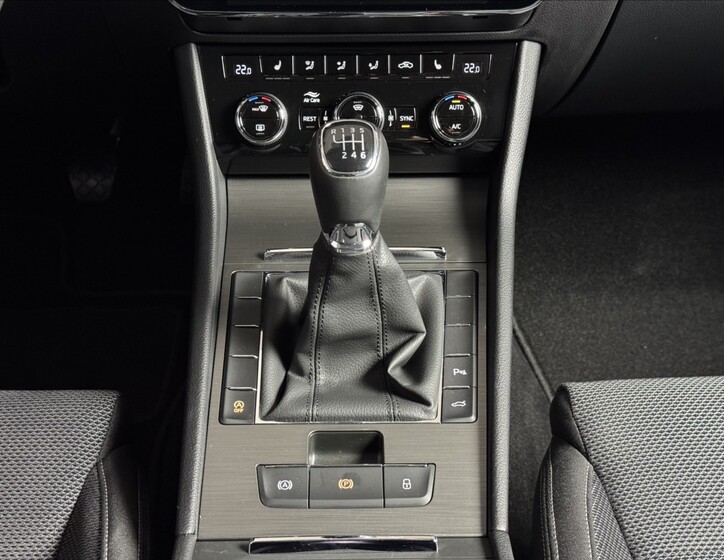 Škoda Superb 18