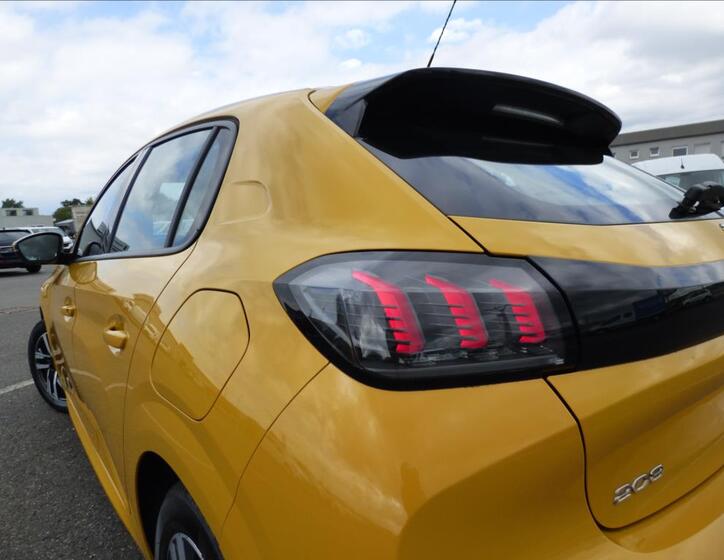 Peugeot 208 57