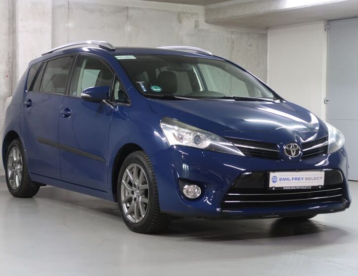 Toyota Verso 3