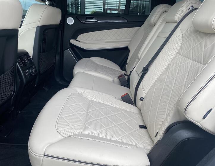 Mercedes-Benz GLS 11
