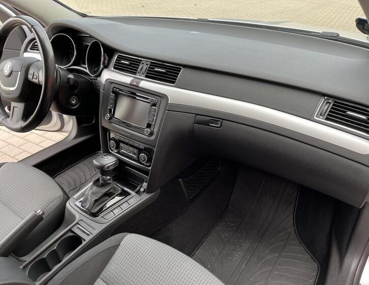 Škoda Superb 18