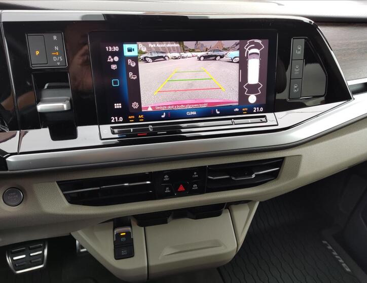 Volkswagen Multivan 13