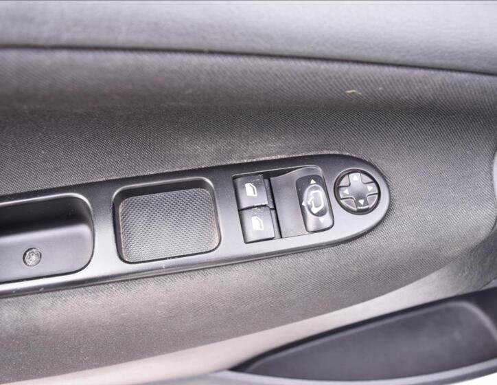 Peugeot 207 27