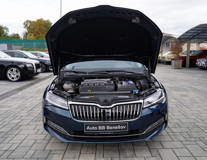 Škoda Superb 9