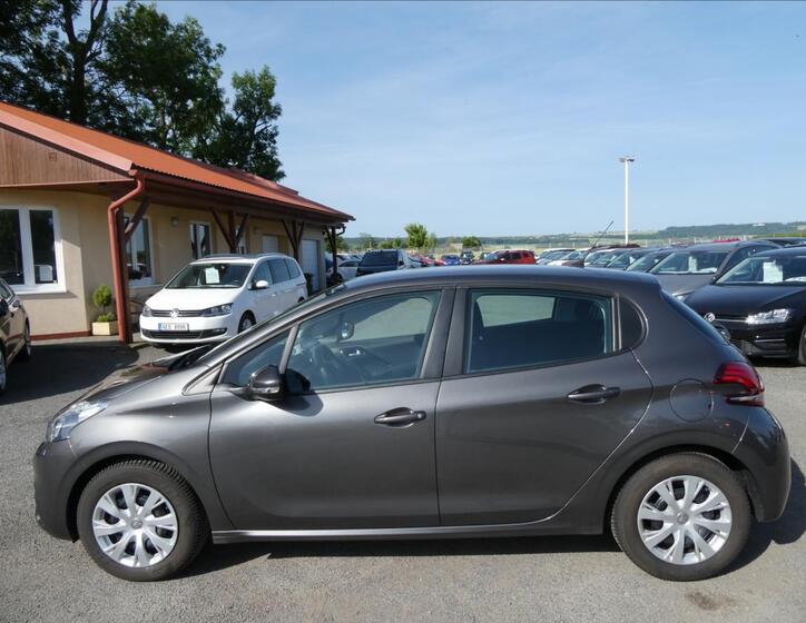 Peugeot 208 6