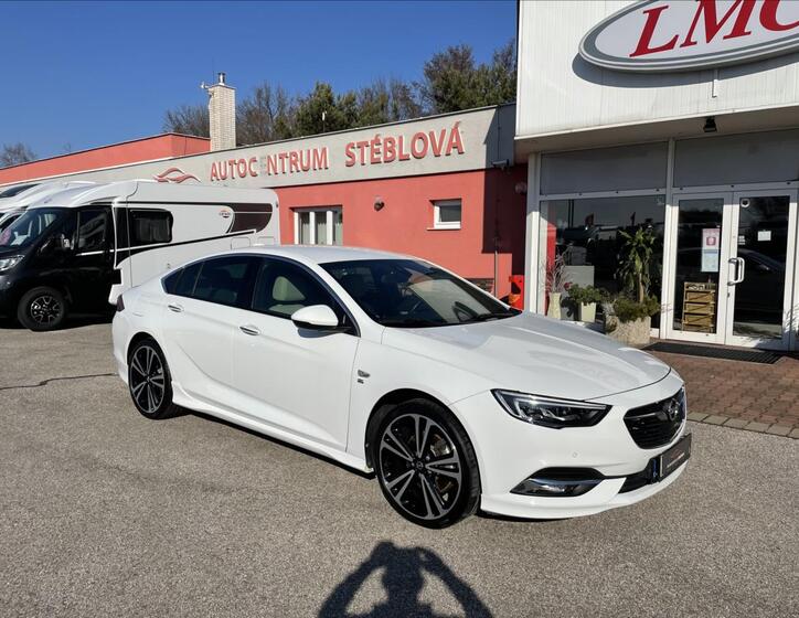 Opel Insignia 1