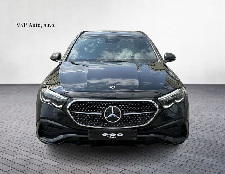 Mercedes-Benz Třídy E 8