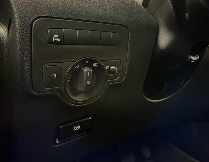 Mercedes-Benz Vito 11