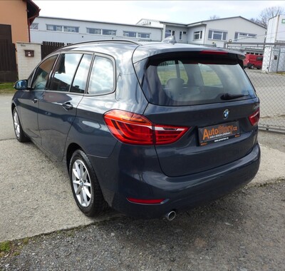 BMW Řada 2 8