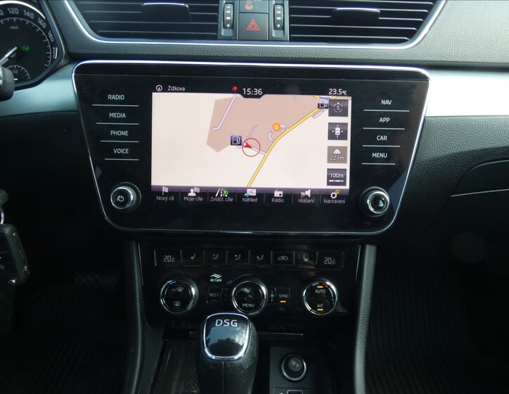 Škoda Superb 9