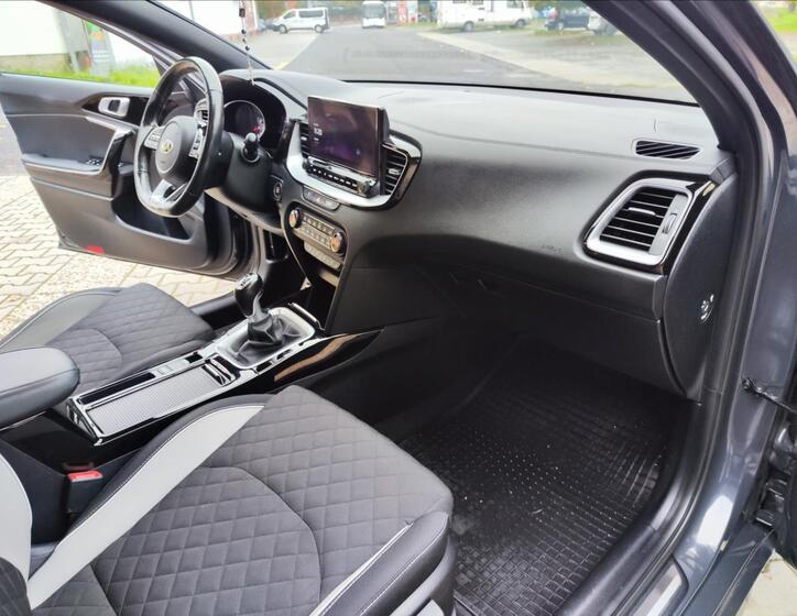 KIA ProCeed 26