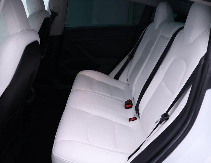 Tesla Model 3 17