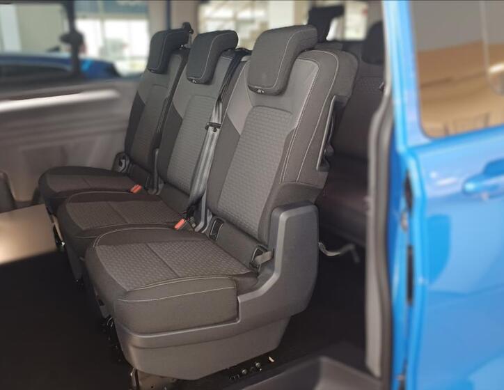 Volkswagen Caravelle 9