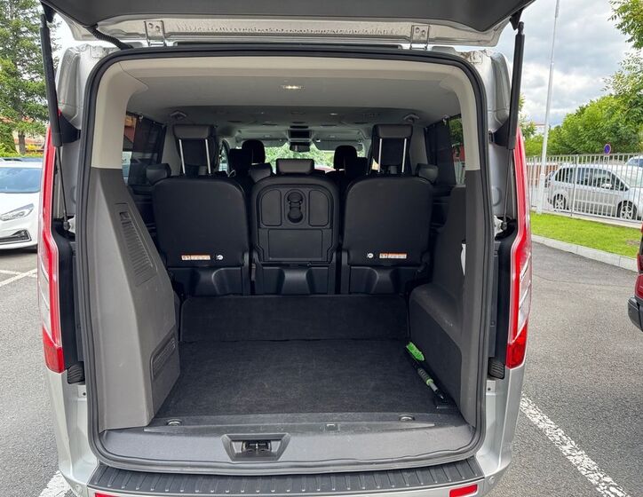 Ford Tourneo Custom 12
