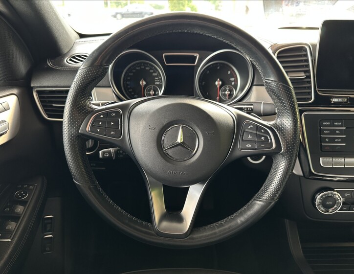 Mercedes-Benz GLE 10
