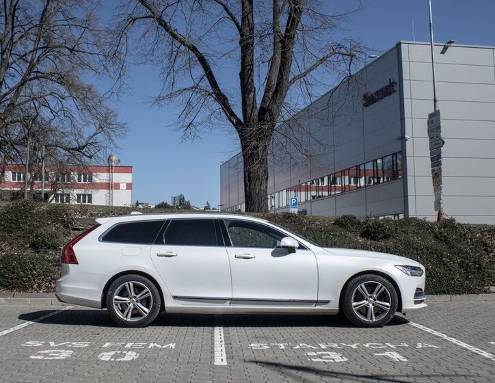 Volvo V90 4