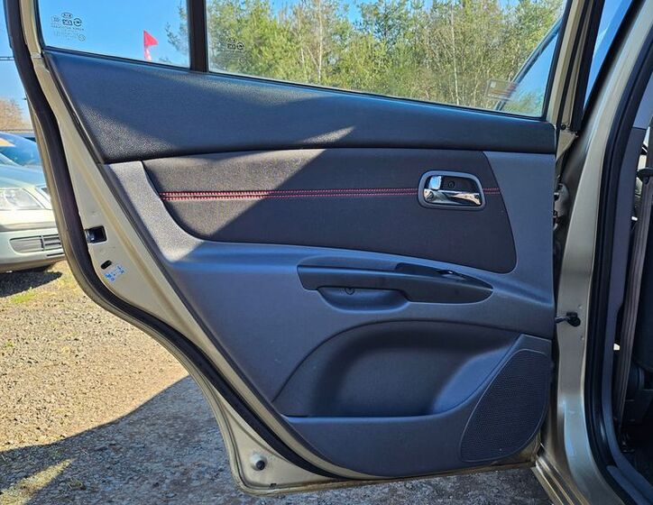 KIA Rio 13