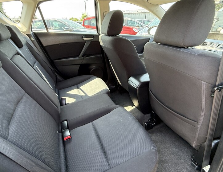 Mazda 3 24