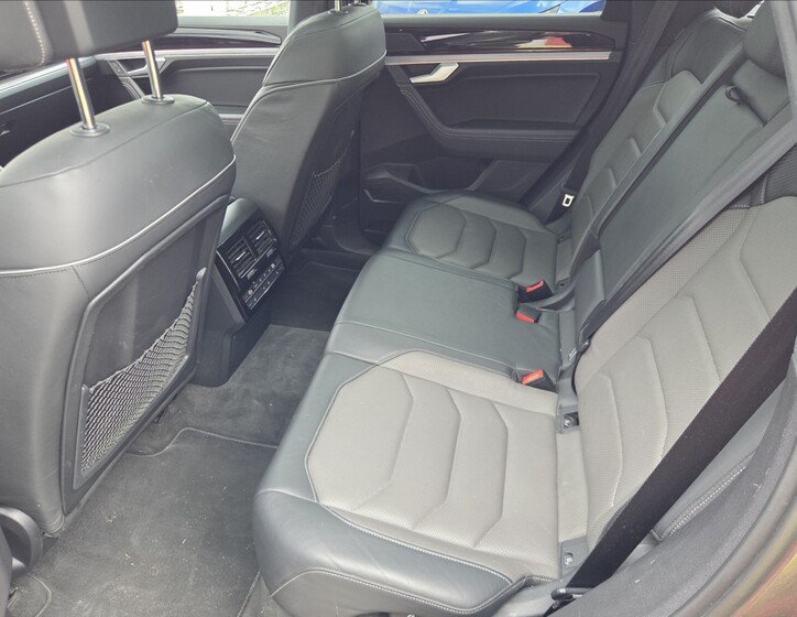 Volkswagen Touareg 6