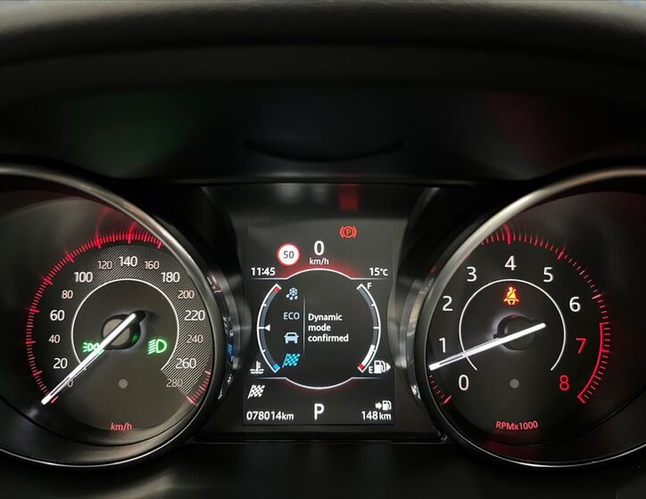 Jaguar E-Pace 17