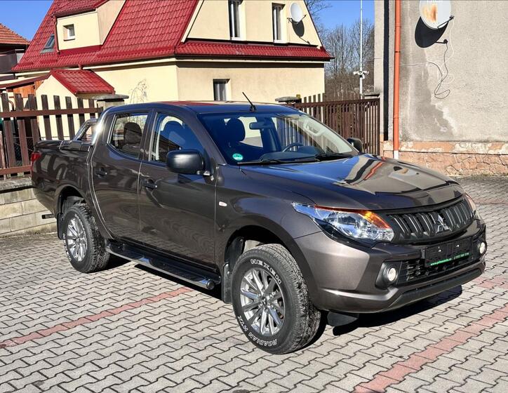 Mitsubishi L200 1