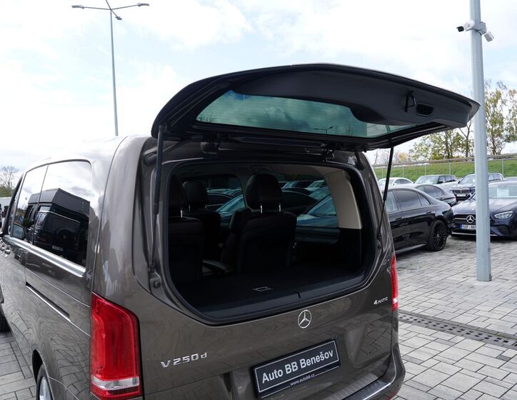 Mercedes-Benz Třídy V 11