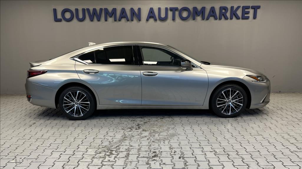 Lexus ES 300h