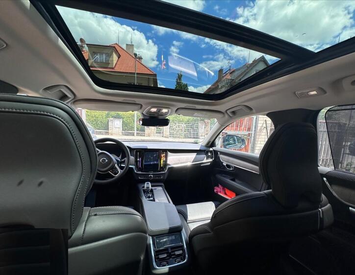 Volvo V90 9