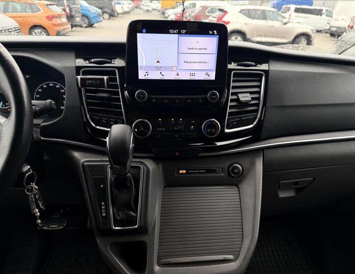 Ford Tourneo Custom 24