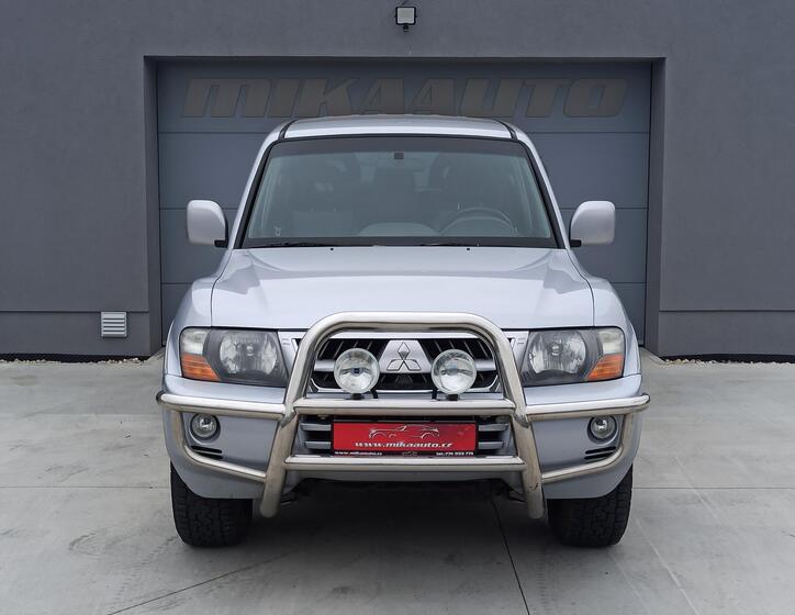 Mitsubishi Pajero 2
