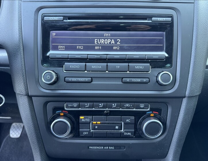 Volkswagen Golf 38