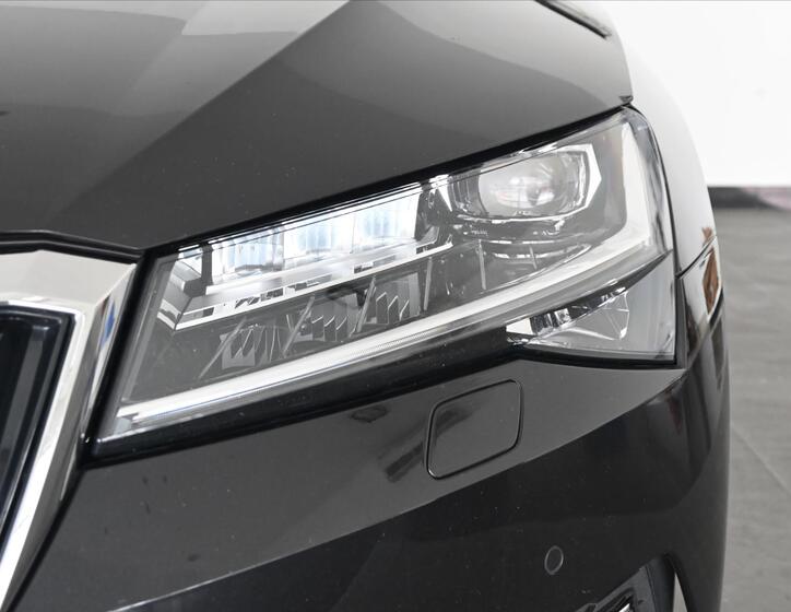 Škoda Superb 33