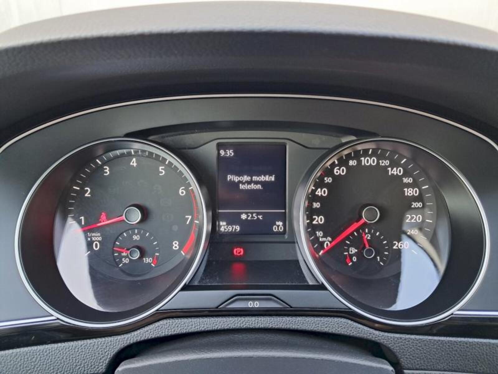 Volkswagen Passat 9
