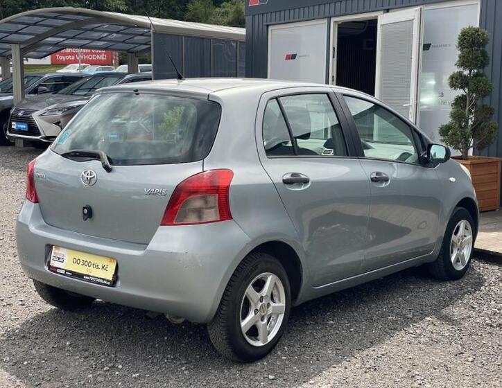 Toyota Yaris 6